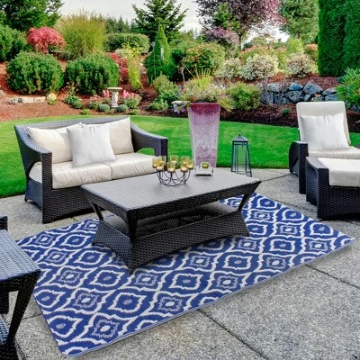Northlight 4' X 6' Blue And White Geometric Rectangular Outdoor Area Rug 3 Northlight 4' X 6' Blue And White Geometric Rectangular Outdoor Area Rug
